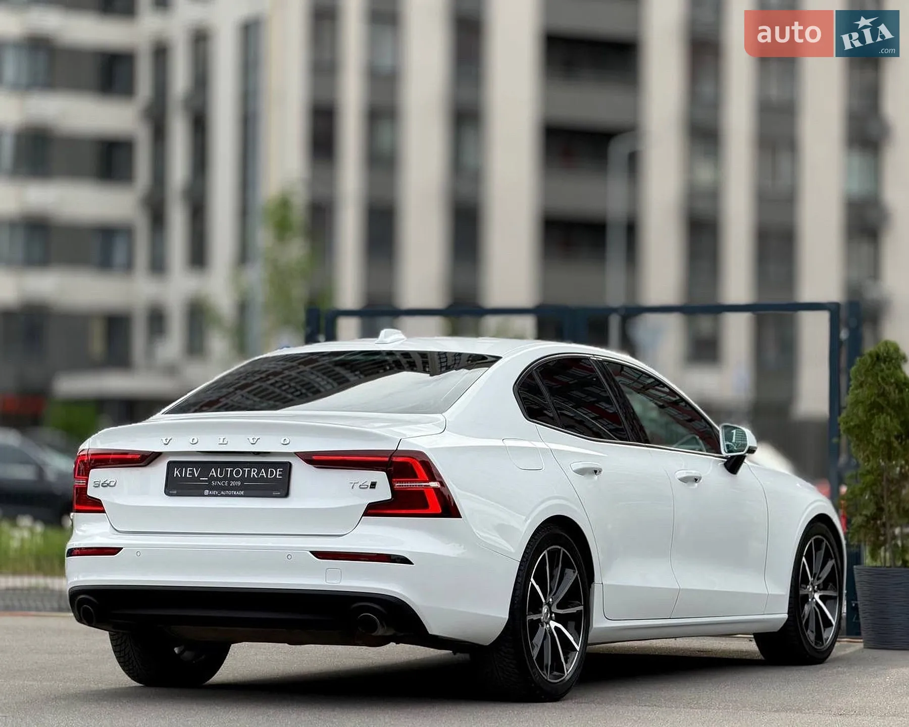 2019 Volvo S60 - мініатюра 17