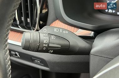 Седан Volvo S60 2019 в Киеве