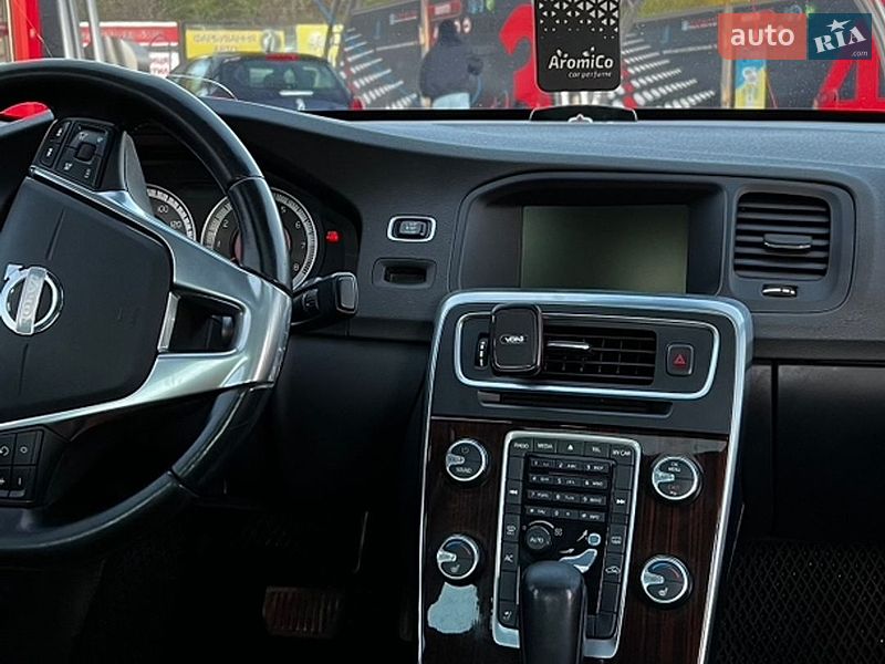 Седан Volvo S60 2012 в Тернополі
