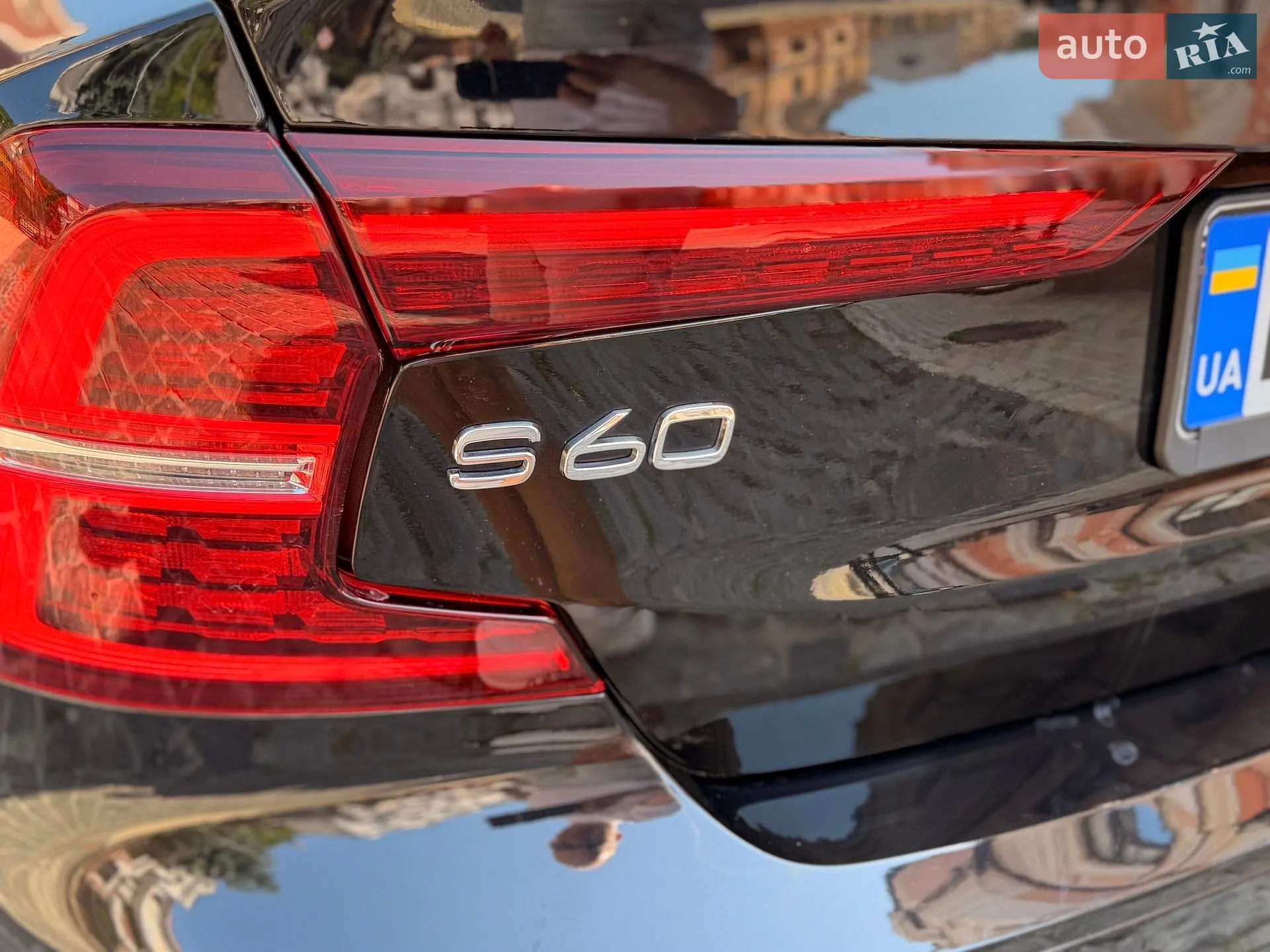 2023 Volvo S60 - мініатюра 16