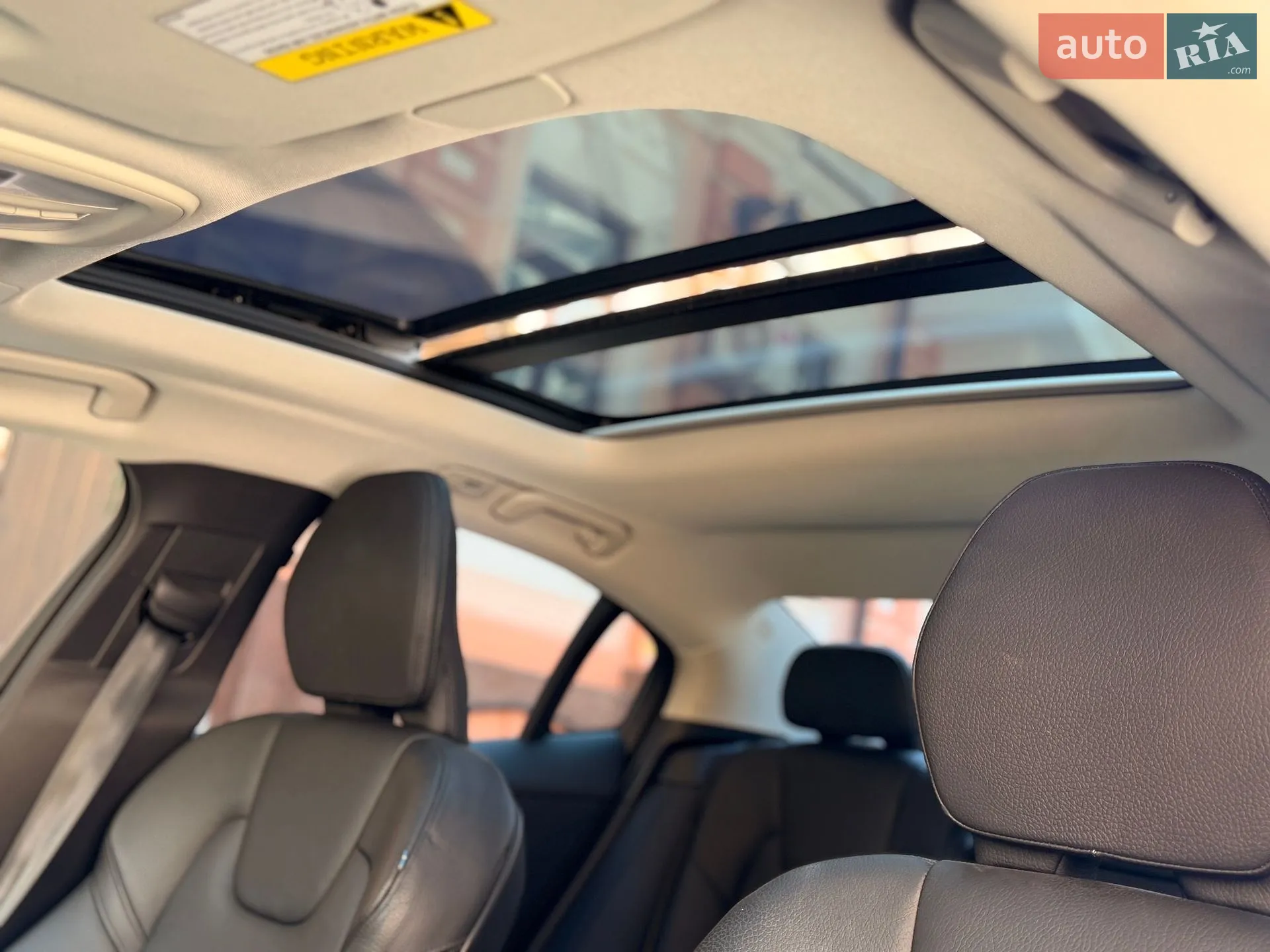 2023 Volvo S60 - мініатюра 23