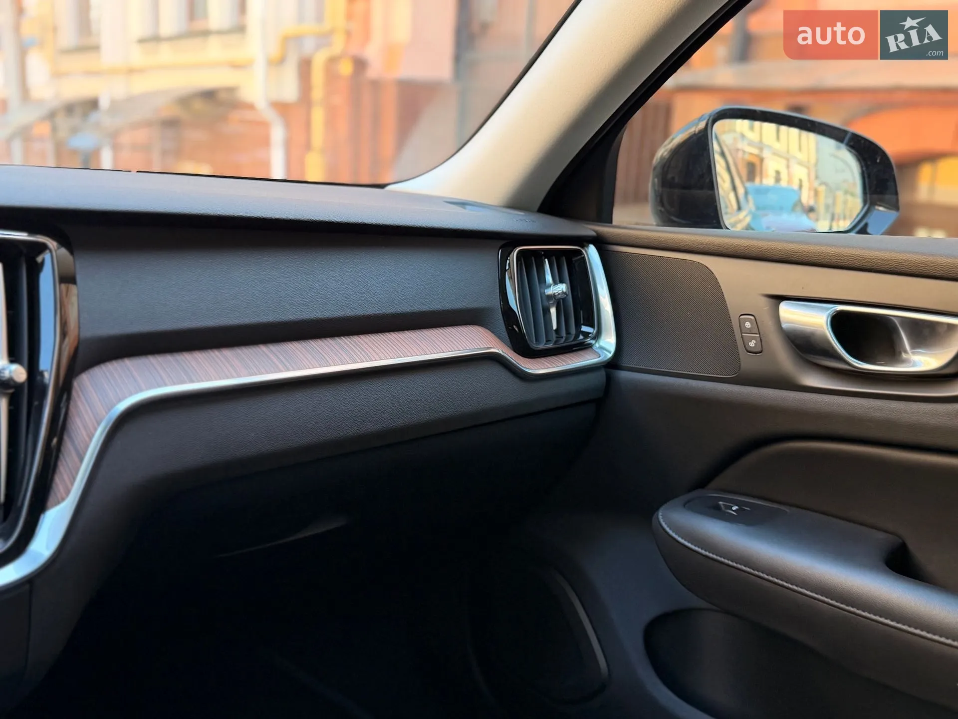 2023 Volvo S60 - мініатюра 26