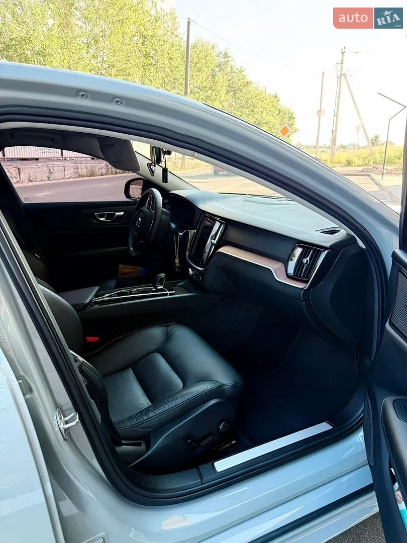 2023 Volvo S60 - мініатюра 13