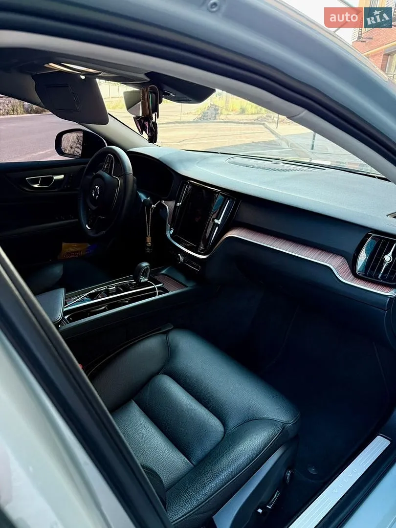 2023 Volvo S60 - мініатюра 16
