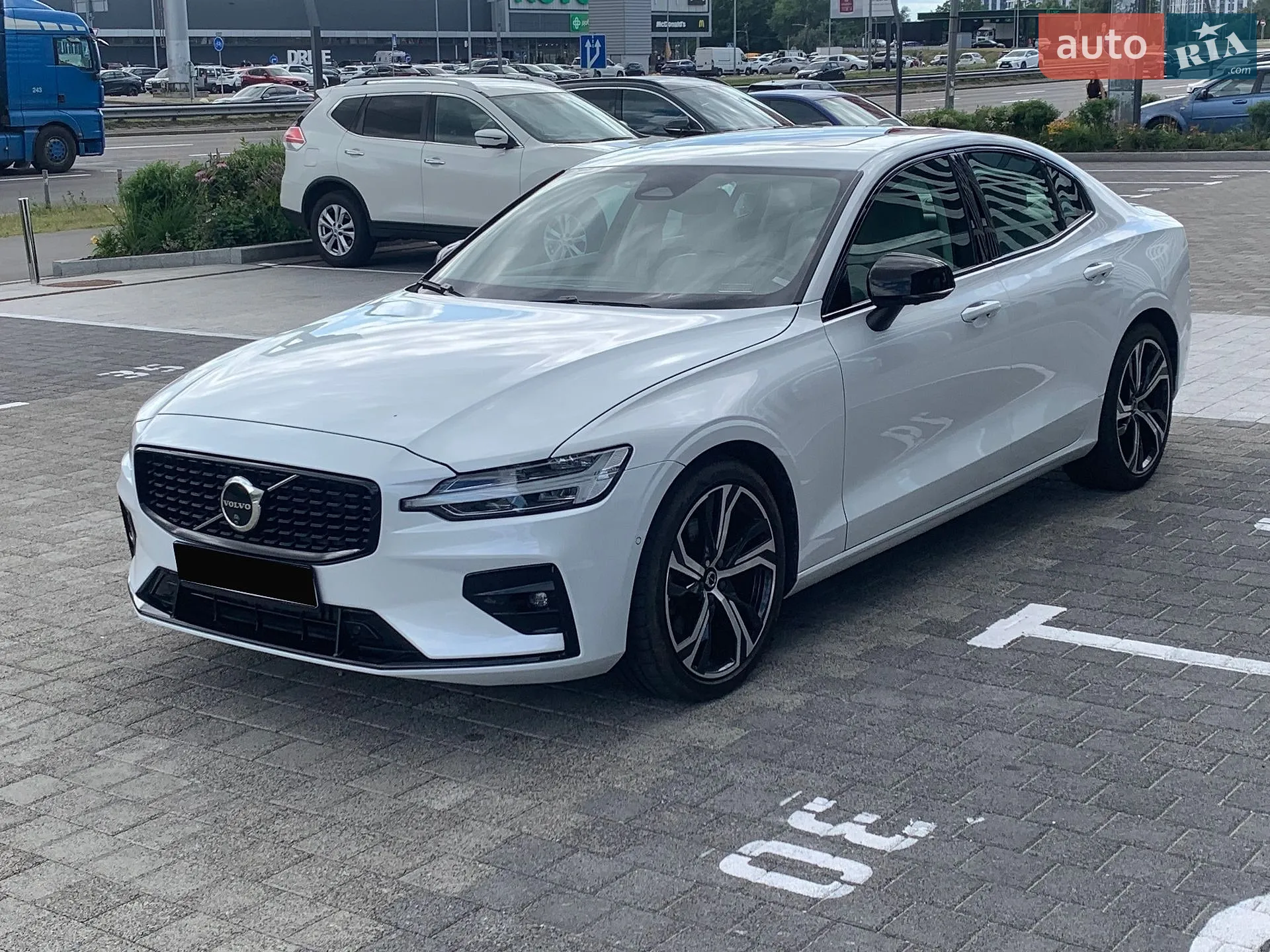 2023 Volvo S60 - мініатюра 12