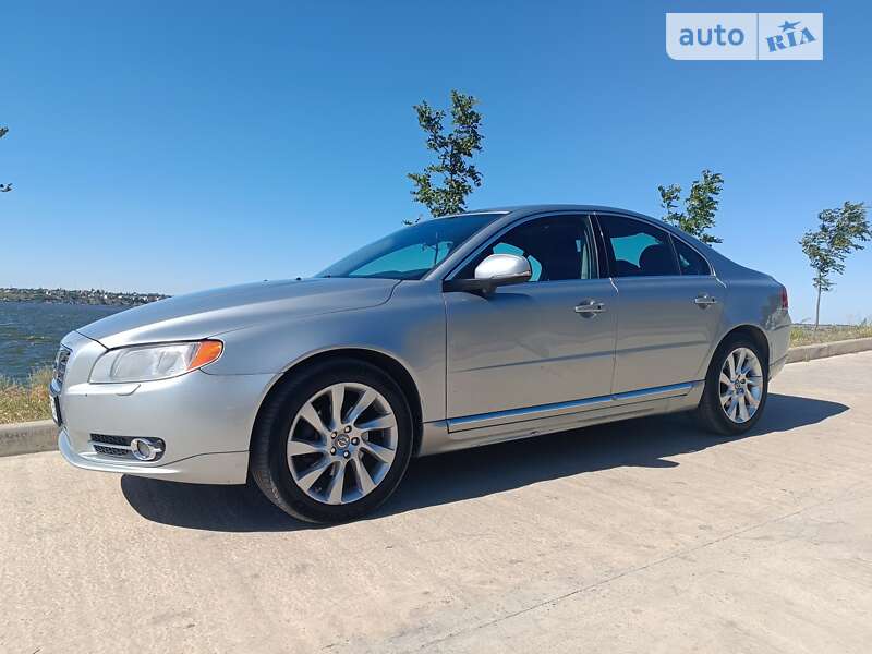 Седан Volvo S80 2011 в Николаеве