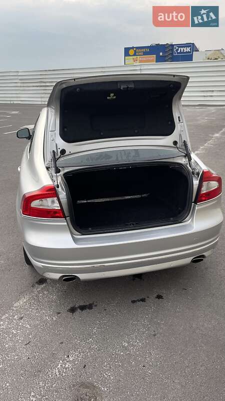 Седан Volvo S80 2015 в Львове