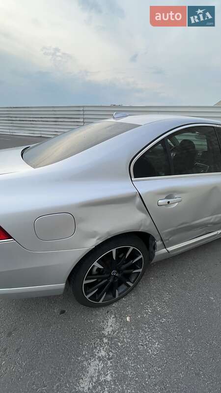 Седан Volvo S80 2015 в Львові