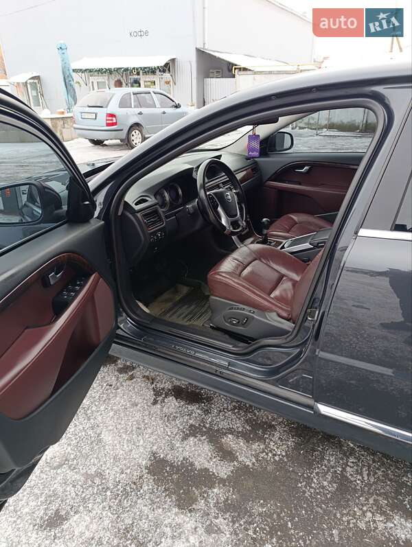 Седан Volvo S80 2012 в Тульчині