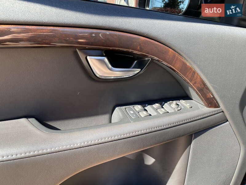 Седан Volvo S80 2012 в Львові