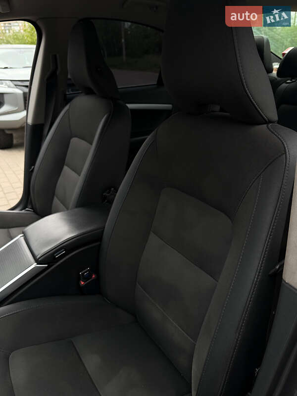 Седан Volvo S80 2012 в Харькове