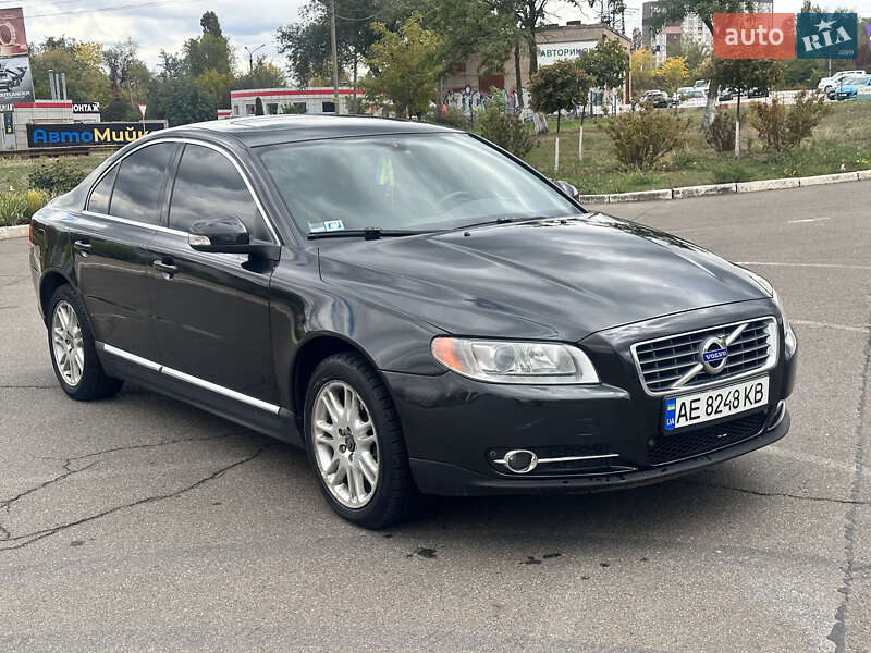 Седан Volvo S80 2010 в Кривом Роге