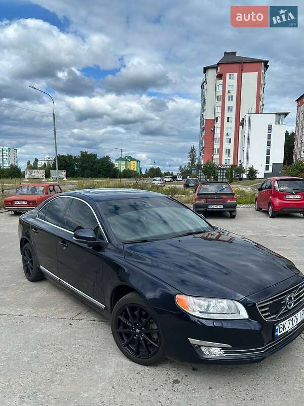 Седан Volvo S80 2015 в Вараші
