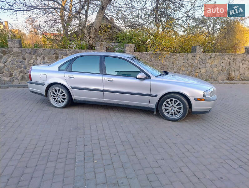 Седан Volvo S80 2000 в Староконстантинове