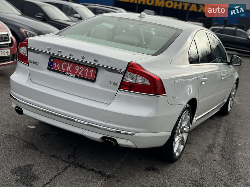 Седан Volvo S80 2015 в Львове