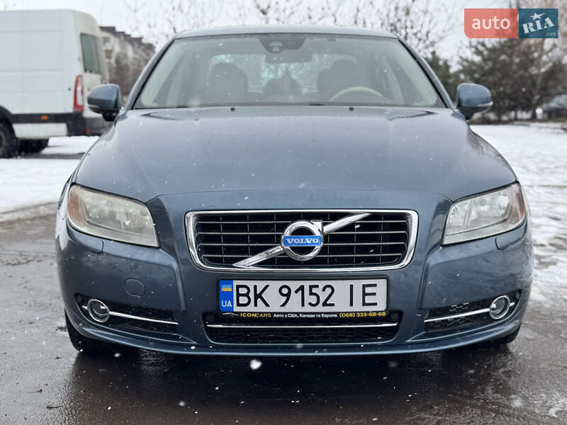 Седан Volvo S80 2012 в Ровно