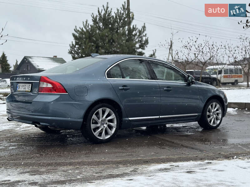 Седан Volvo S80 2012 в Ровно