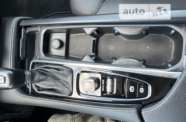 Седан Volvo S90 2018 в 