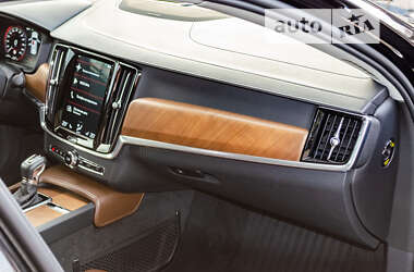 Седан Volvo S90 2019 в 