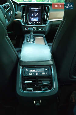 Седан Volvo S90 2016 в Киеве