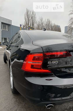 Седан Volvo S90 2017 в Киеве