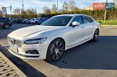 Седан Volvo S90 2022 в Киеве