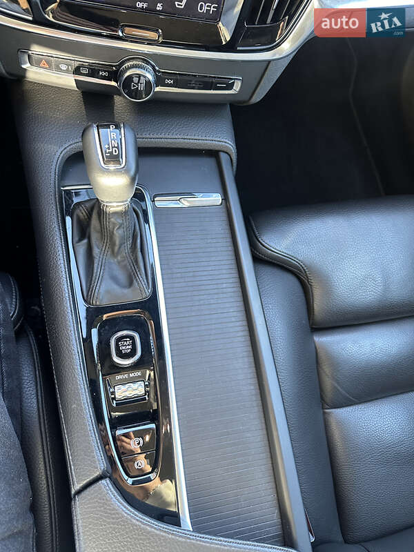 Седан Volvo S90 2017 в Івано-Франківську