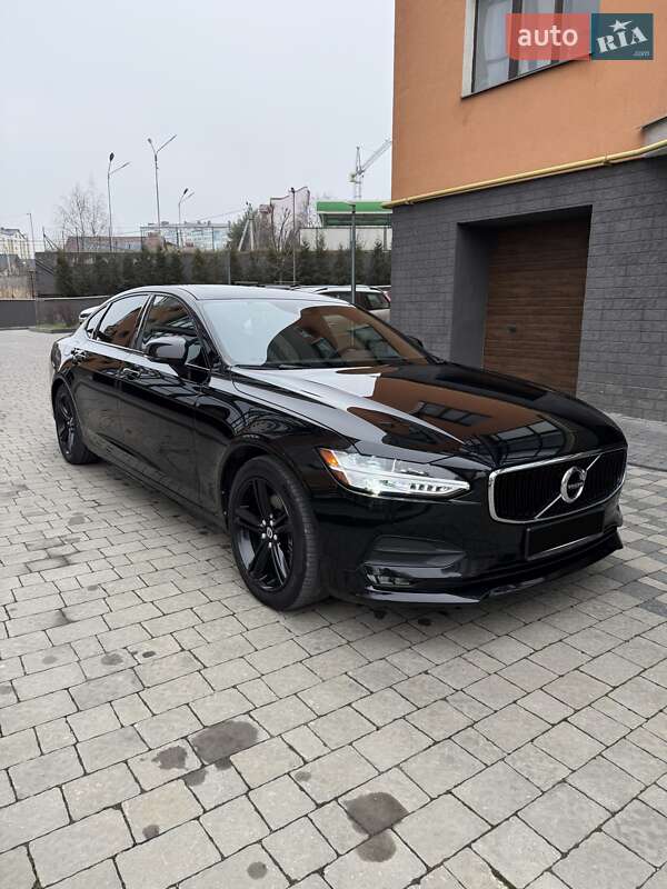 Седан Volvo S90 2018 в Ивано-Франковске