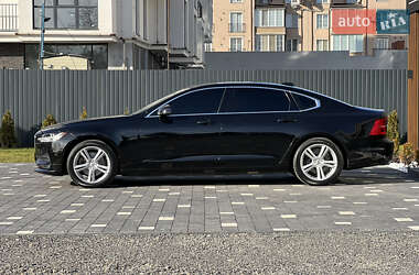 Седан Volvo S90 2017 в Ужгороді