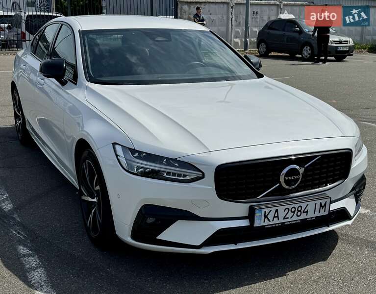 Седан Volvo S90 2021 в Киеве