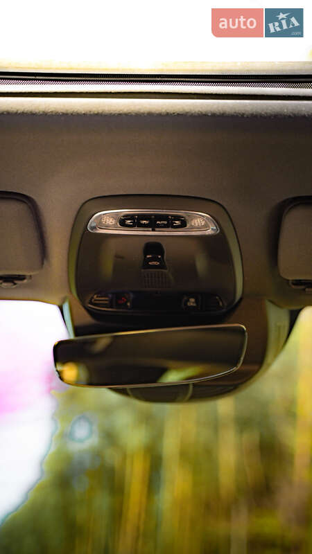 Седан Volvo S90 2017 в Львове