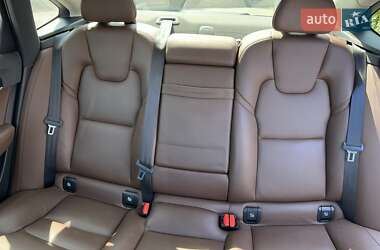 Седан Volvo S90 2017 в 