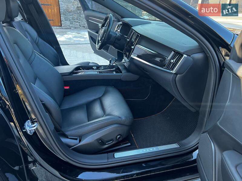 Седан Volvo S90 2018 в Киеве