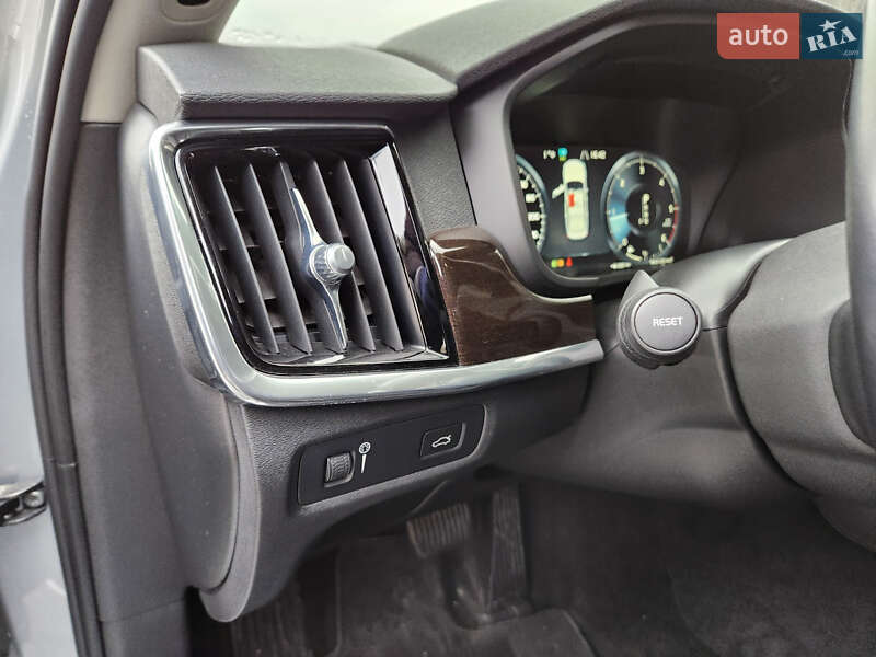 Седан Volvo S90 2017 в Киеве