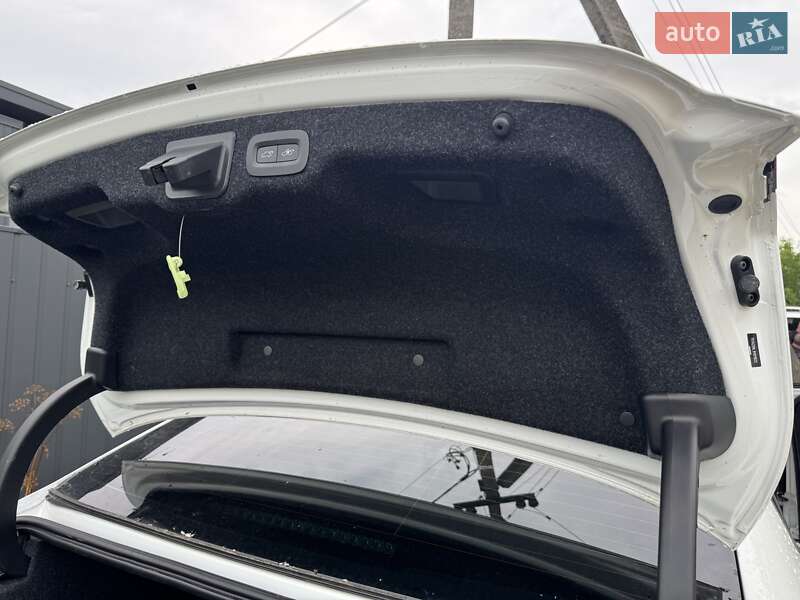 Седан Volvo S90 2016 в Ивано-Франковске