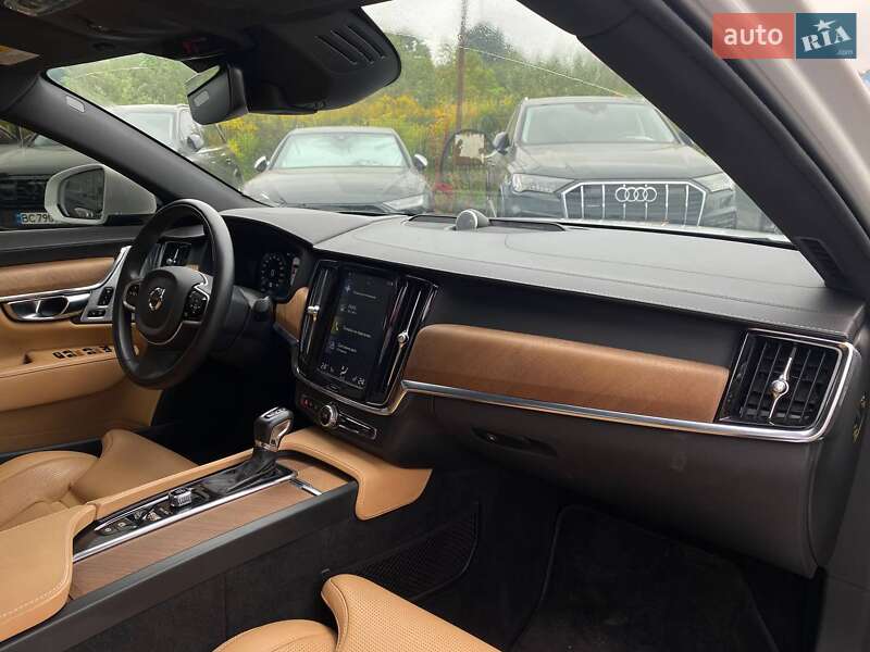 Седан Volvo S90 2019 в Львове