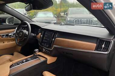 Седан Volvo S90 2019 в 