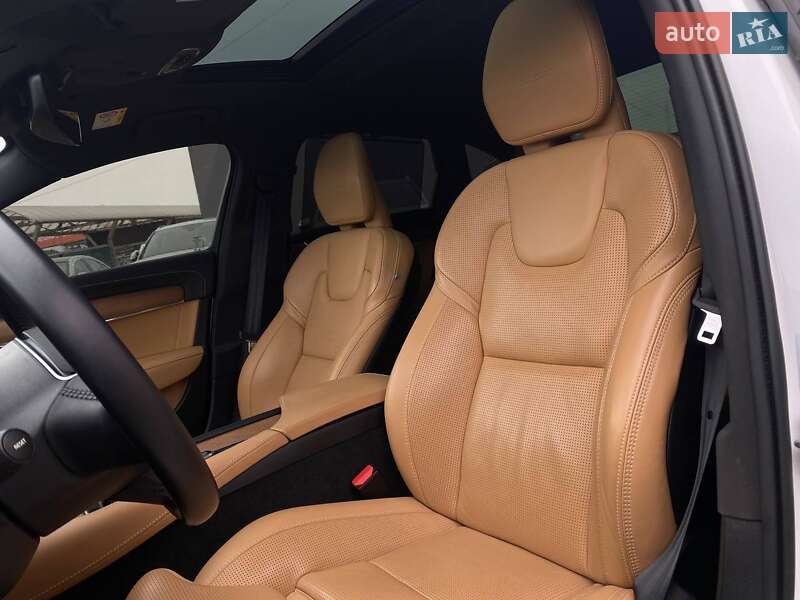 Седан Volvo S90 2019 в Львове