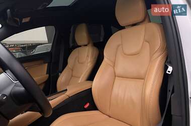 Седан Volvo S90 2019 в 