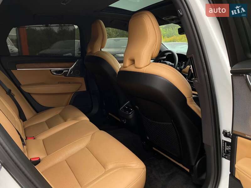 Седан Volvo S90 2019 в Львове