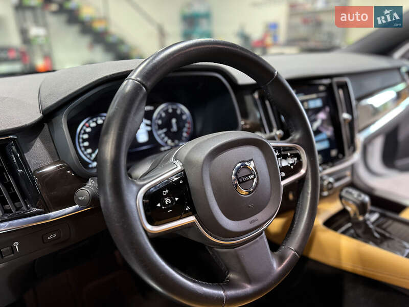 Седан Volvo S90 2017 в Коломые