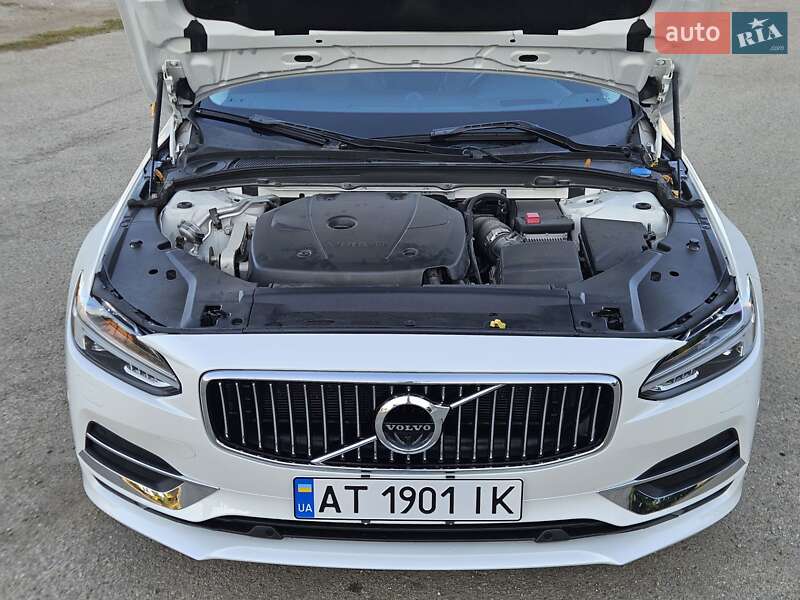 Седан Volvo S90 2017 в Ивано-Франковске