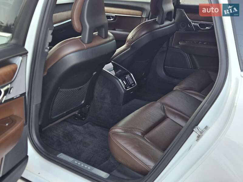 Седан Volvo S90 2017 в Ивано-Франковске