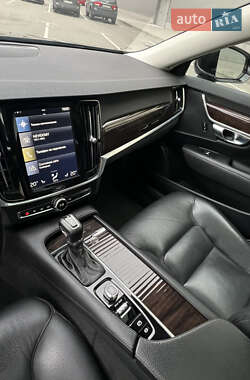 Седан Volvo S90 2017 в 