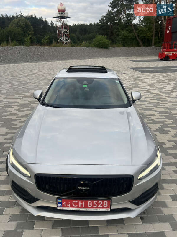 Седан Volvo S90 2018 в Львове