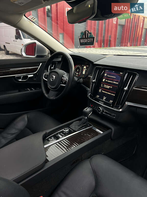 Седан Volvo S90 2018 в Львове