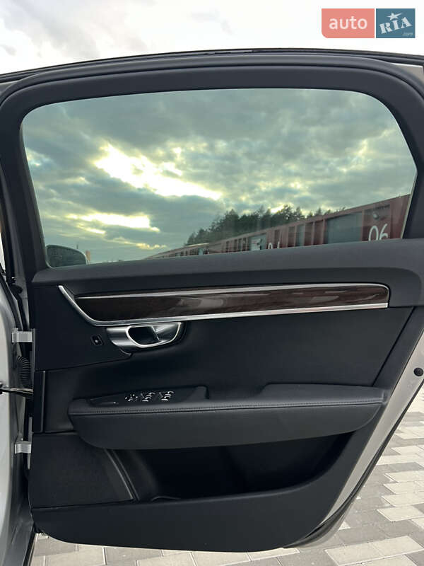 Седан Volvo S90 2018 в Львове
