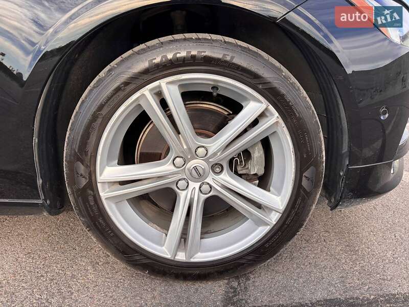Седан Volvo S90 2017 в Львове