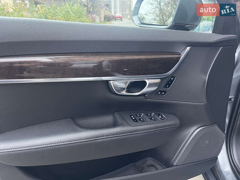 Седан Volvo S90 2017 в Чернівцях