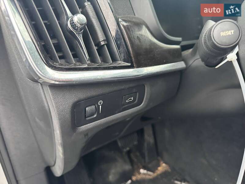 Седан Volvo S90 2017 в Львове фото 14 Седан Volvo S90 2017 в Львове